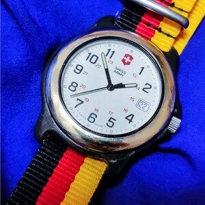 Swiss Army Classic Men's Watch Swiss Made Vintage
New battery working
